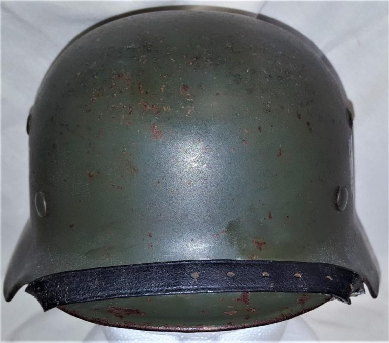 WW2 German Army double decal M35 steel helmet by F.W. Quist G.m.b.H., Esslingen - Image 2