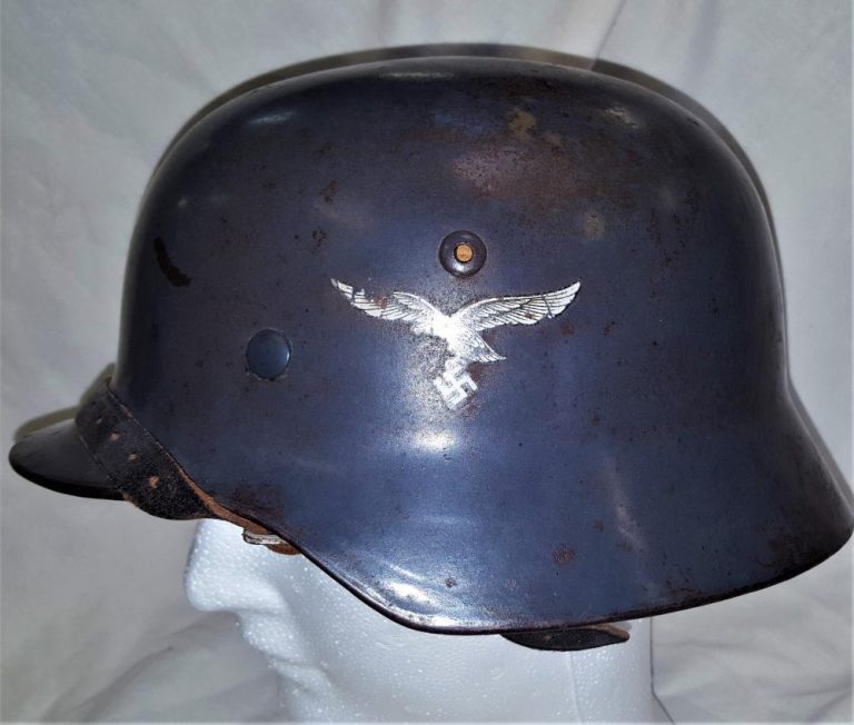 WW2 German Luftwaffe double decal M35 steel helmet by Vereinigte Deutsche Nickelwerke - Image 3