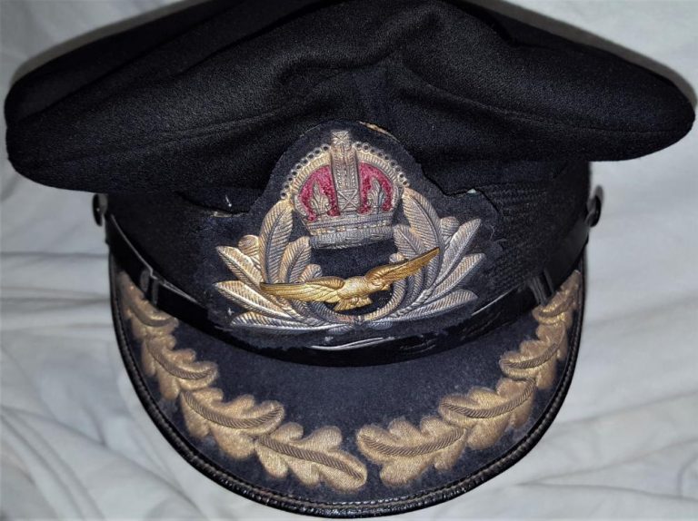 WW2 era Royal Navy Fleet Air Arm uniform senior officer's peaked cap - Image 3