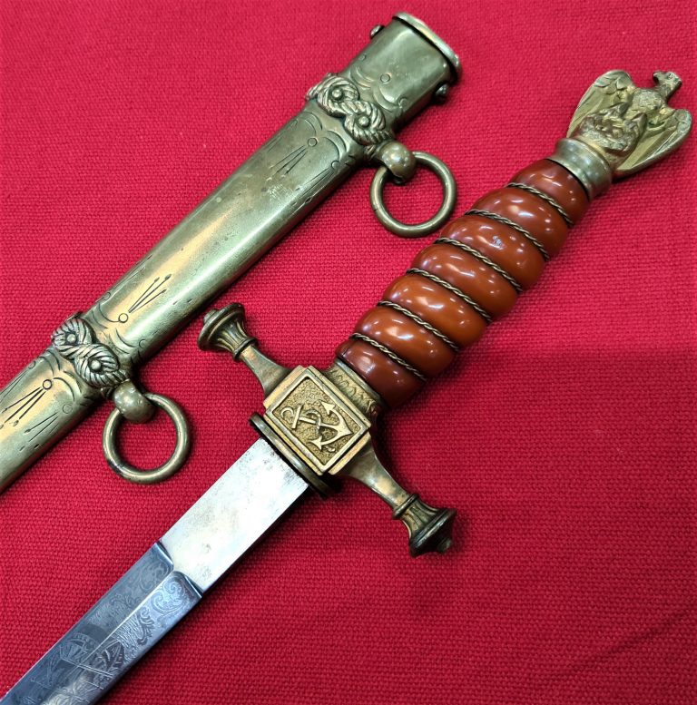 WW1 & WW2 German Navy officer’s converted Imperial pattern dagger & scabbard by Kirschbaum of Solingen - Image 2