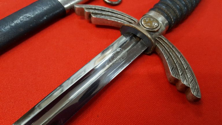 WW2 GERMAN AIR FORCE LUFTWAFFE OFFICER'S SWORD & SCABBARD BY E & F HORSTER OF SOLINGEN - Image 3