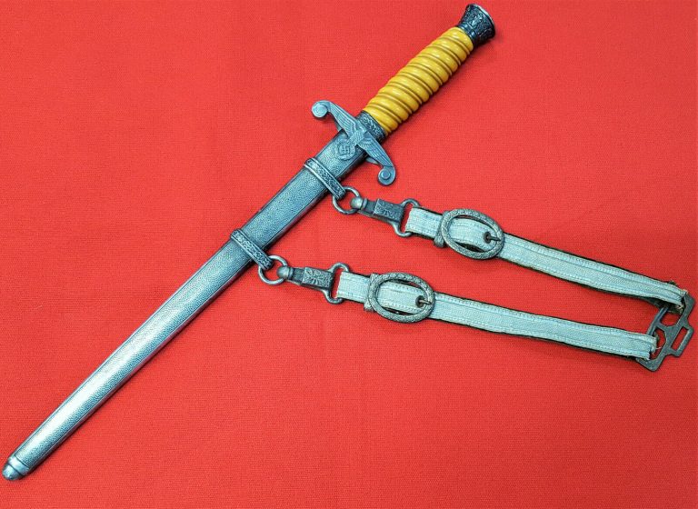 WW2 GERMAN ARMY OFFICER’S DAGGER WITH SCABBARD & HANGERS BY CARL EICKHORN OF SOLINGEN - Image 2