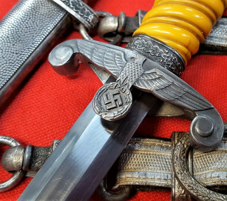 WW2 GERMAN ARMY OFFICER’S DAGGER WITH SCABBARD & HANGERS BY CARL EICKHORN OF SOLINGEN - Image 4