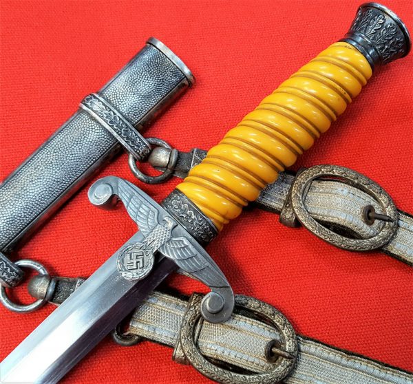 WW2 GERMAN ARMY OFFICER’S DAGGER WITH SCABBARD & HANGERS BY CARL EICKHORN OF SOLINGEN