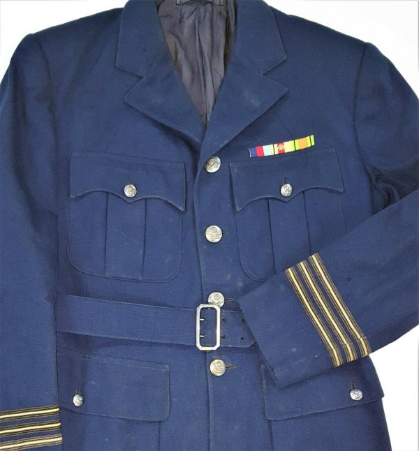 NAMED WW2 ROYAL AUSTRALIAN AIR FORCE UNIFORM JACKET WITH PATCHES & BADGES RAAF