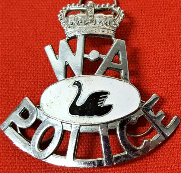 OBSOLETE WESTERN AUSTRALIA POLICE UNIFORM CAP BADGE 1950'S ERA AMOR SYDNEY