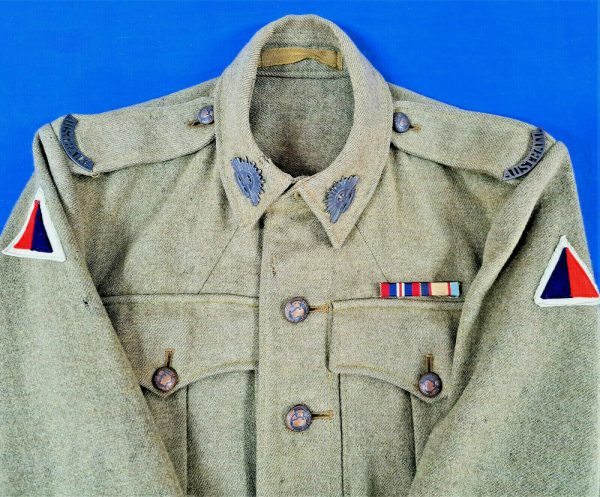 VINTAGE WW2 AUSTRALIAN ARMY UNIFORM JACKET WITH PATCHES & BADGES ANZAC