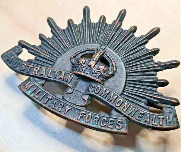 WW1 WW2 AUSTRALIAN ARMY RISING SUN UNIFORM CAP BADGE AIF ANZAC