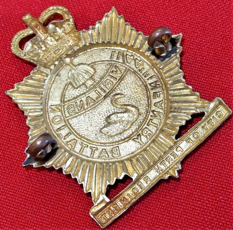 1953-1960 CITY PERTH AUSTRALIAN ARMY 11/44TH BATTALION BRASS UNIFORM CAP BADGE