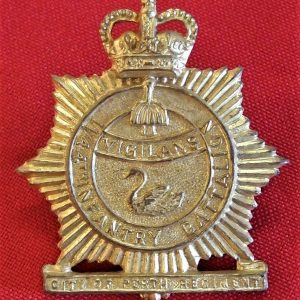 1953-1960 CITY PERTH AUSTRALIAN ARMY 11/44TH BATTALION BRASS UNIFORM CAP BADGE