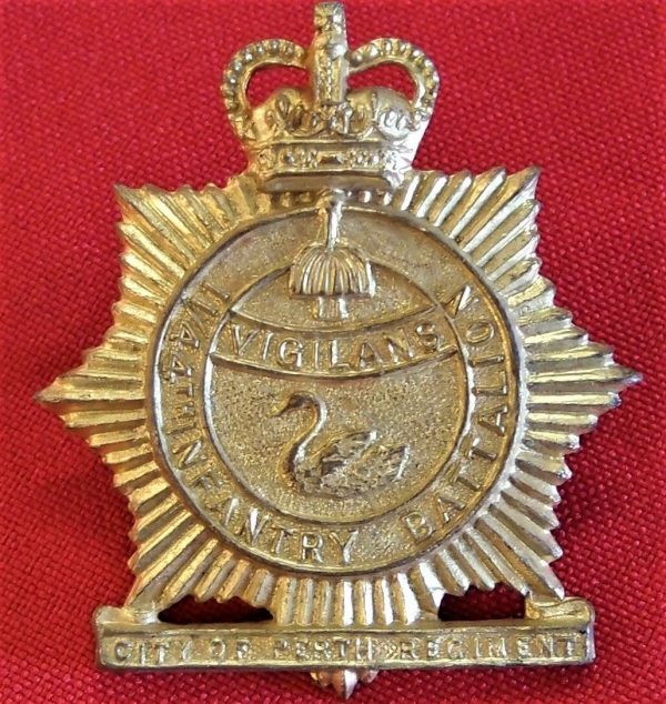 1953-1960 CITY PERTH AUSTRALIAN ARMY 11/44TH BATTALION BRASS UNIFORM CAP BADGE