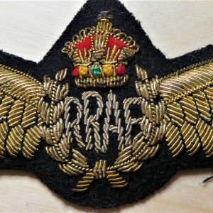 C.WW2 ROYAL RHODESIAN AIR FORCE BULLION WOVEN PILOT QUALIFICATION WINGS BADGE