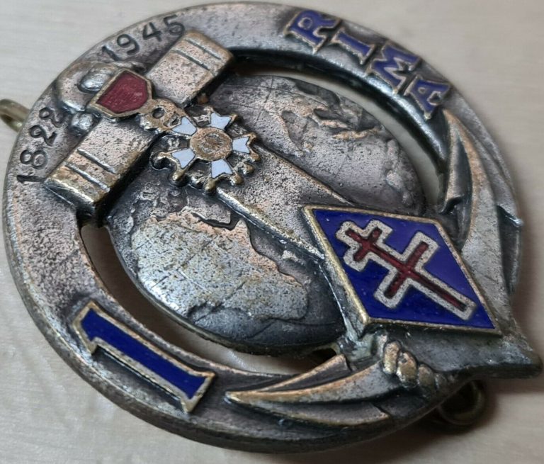 POST WW2 FRENCH 1st REGIMENT MARINE INFANTRY UNIFORM BADGE BY DRAGO PARIS