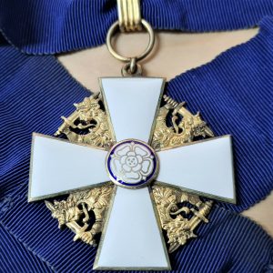 RARE WW2 FINLAND ORDER OF THE WHITE ROSE COMMANDER GRADE NECK BADGE MEDAL