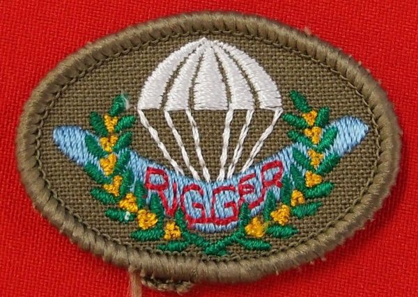 AUSTRALIAN DEFENCE FORCES RIGGER QUALIFICATION PATCH FOR THE DRESS UNIFORM THE DRESS UNIFORM