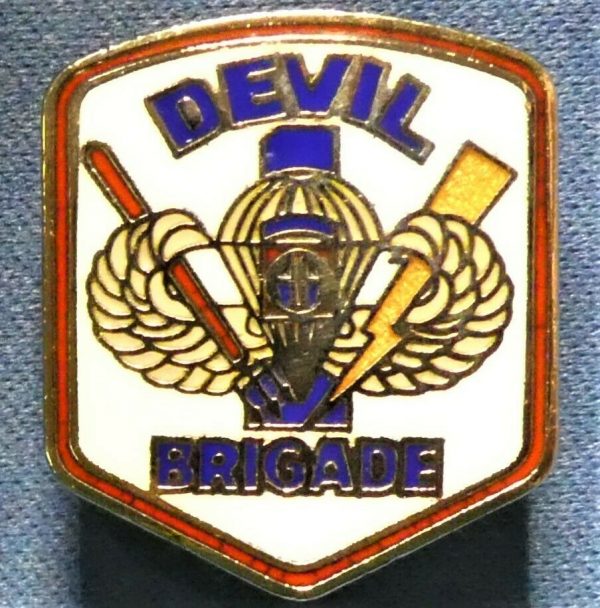 US VIETNAM WAR ERA UNIT DISTINCTIVE INSIGNIA ENAMEL BADGE DEVIL BRIGADE 82ND ABN