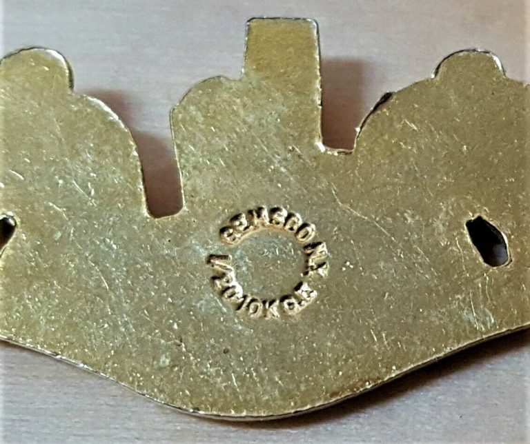 VIETNAM WAR ERA UNITED STATES NAVY SUBMARINER'S UNIFORM OFFICER'S BADGE GEMSCO