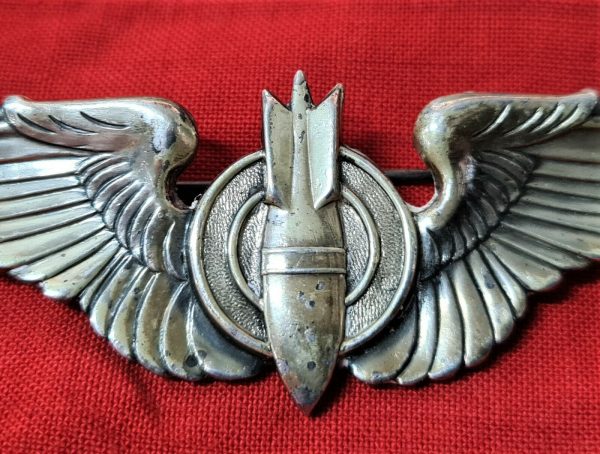 VINTAGE US AIR FORCE WW2 ERA FLIGHT BOMBARDIER UNIFORM WING BADGE LOT 2