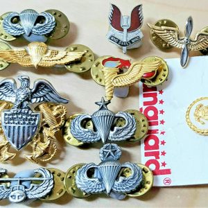 VINTAGE US NAVY & ARMY MINIATURE UNIFORM BADGES VICE PRESIDENT SERVICE BADGE