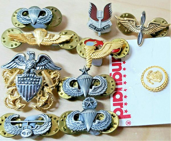 VINTAGE US NAVY & ARMY MINIATURE UNIFORM BADGES VICE PRESIDENT SERVICE BADGE