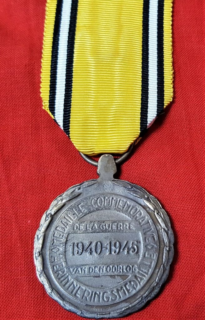 VINTAGE WW2 BELGIUM COMMEMORATIVE WAR SERVICE MEDAL WITH WOUNDED RED CROSS