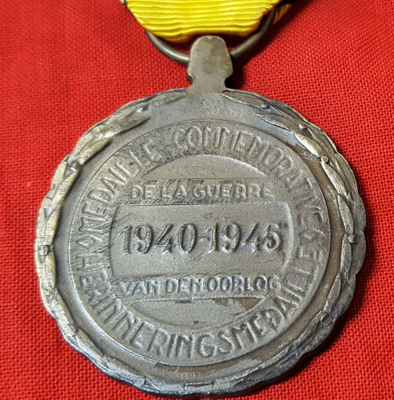 VINTAGE WW2 BELGIUM COMMEMORATIVE WAR SERVICE MEDAL WITH WOUNDED RED CROSS