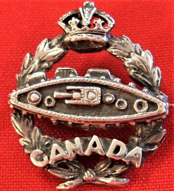 WW1 - WW2 ROYAL ARMOURED CORPS - CANADA SWEET HEART BADGE