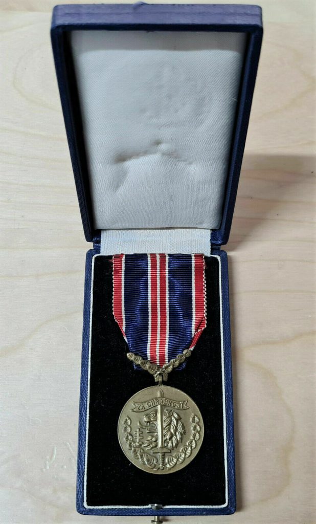 WW2 CZECHOSLOVAKIA BRAVERY MEDAL Medaila za Chrabrosť WITH RARE CASE ISSUE