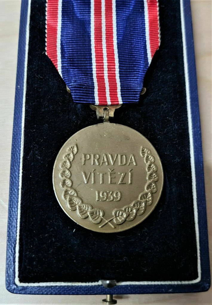 WW2 CZECHOSLOVAKIA BRAVERY MEDAL Medaila za Chrabrosť WITH RARE CASE ISSUE