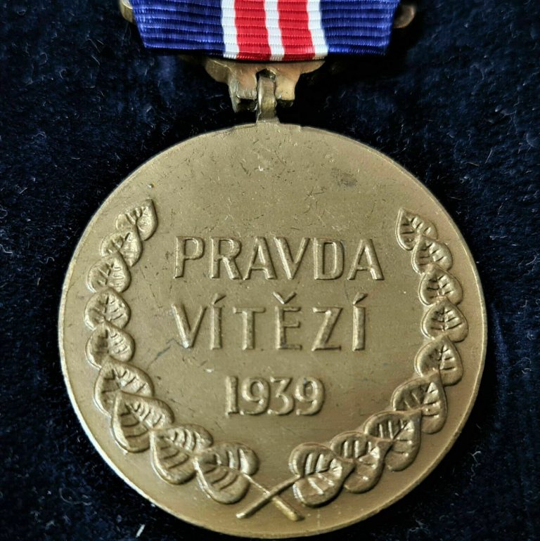 WW2 CZECHOSLOVAKIA BRAVERY MEDAL Medaila za Chrabrosť WITH RARE CASE ISSUE