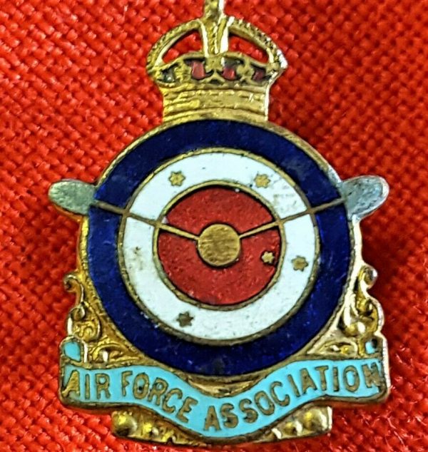 WW2 ERA AUSTRALIAN AIR FORCE ASSOCIATION LAPEL BADGE