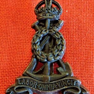 WW2 ERA BRITISH ARMY PIONEER CORPS *ECONOMY* UNIFORM CAP BADGE