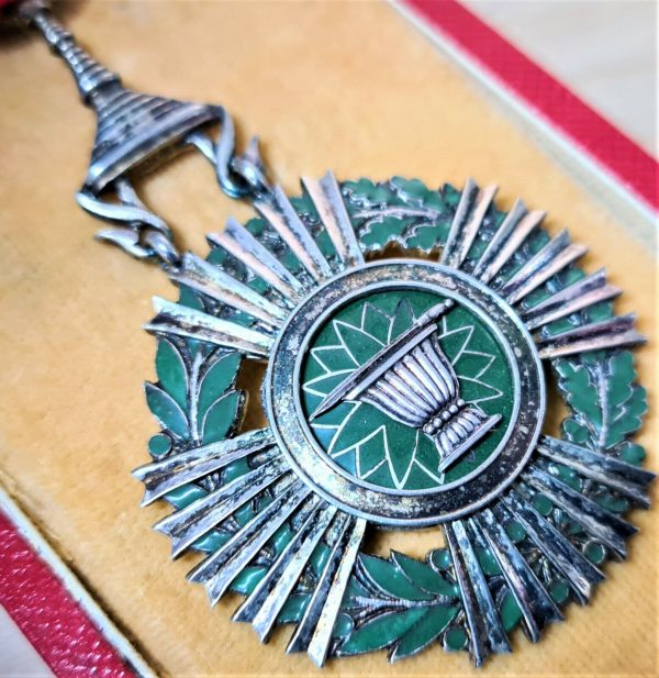 WW2 ERA KINGDOM OF CAMBODIA ORDER OF SAHAMETREI IN ARTHUR BERTRAND CASED MEDAL