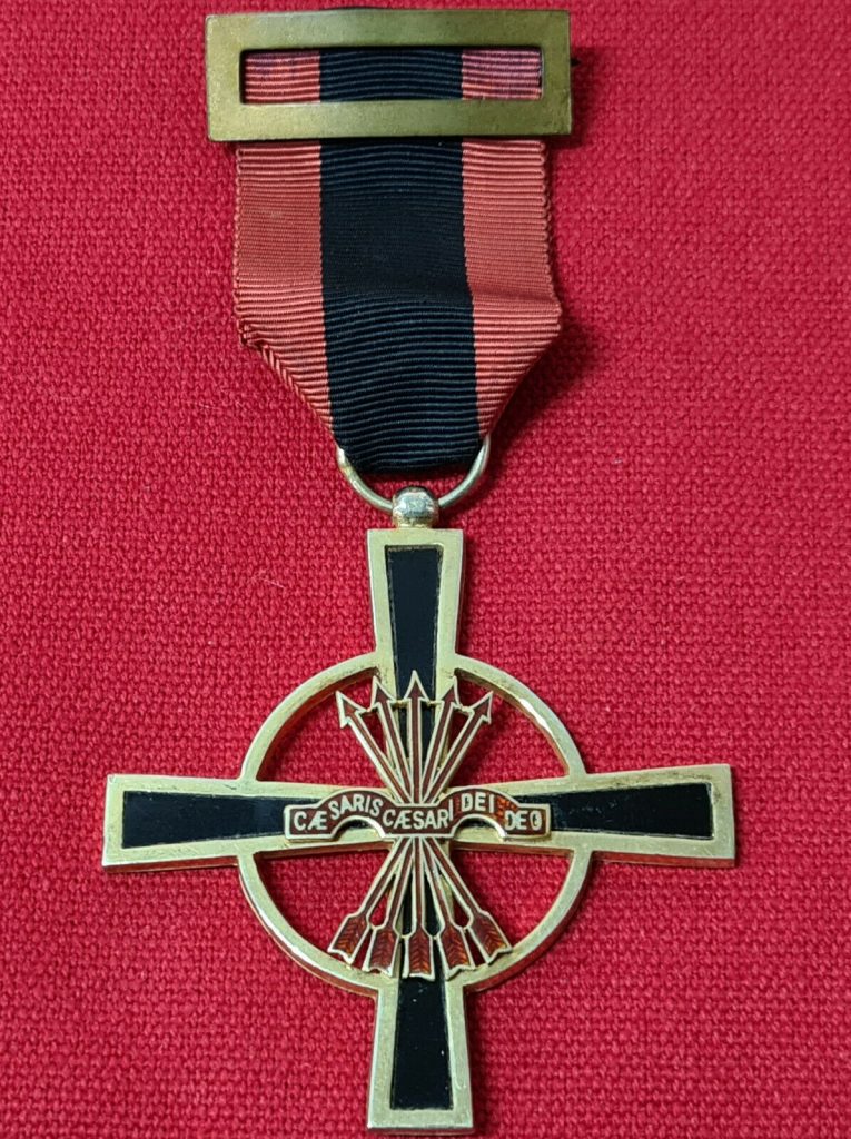 WW2 ERA SPAIN ORDER OF THE YOKE & ARROWS MEDAL KNIGHTS GRADE FRANCO DICTATORSHIP