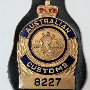 OBSOLETE AUSTRALIAN CUSTOMS UNIFORM POCKET ID BADGE 1990'S #8227