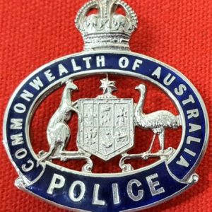 OBSOLETE COMMONWEALTH OF AUSTRALIA POLICE UNIFORM CAP BADGE 1940'S ERA STOKES