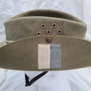 VINTAGE POST WW2 BRITISH ARMY UNIFORM SLOUCH HAT DATED 1949