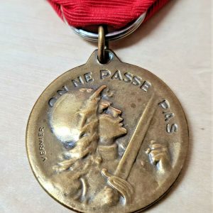 VINTAGE WW1 FRENCH VERDUM CAMPAIGN SERVICE MEDAL BY VERNIER FRANCE FIGHT GERMANS
