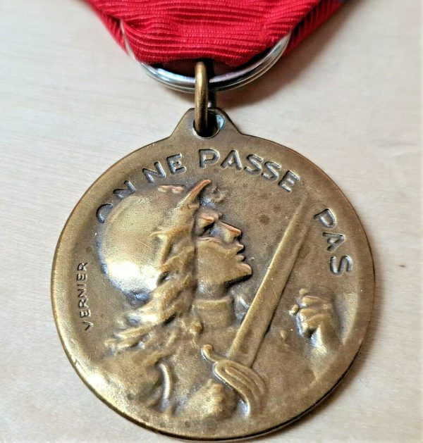 VINTAGE WW1 FRENCH VERDUM CAMPAIGN SERVICE MEDAL BY VERNIER FRANCE FIGHT GERMANS