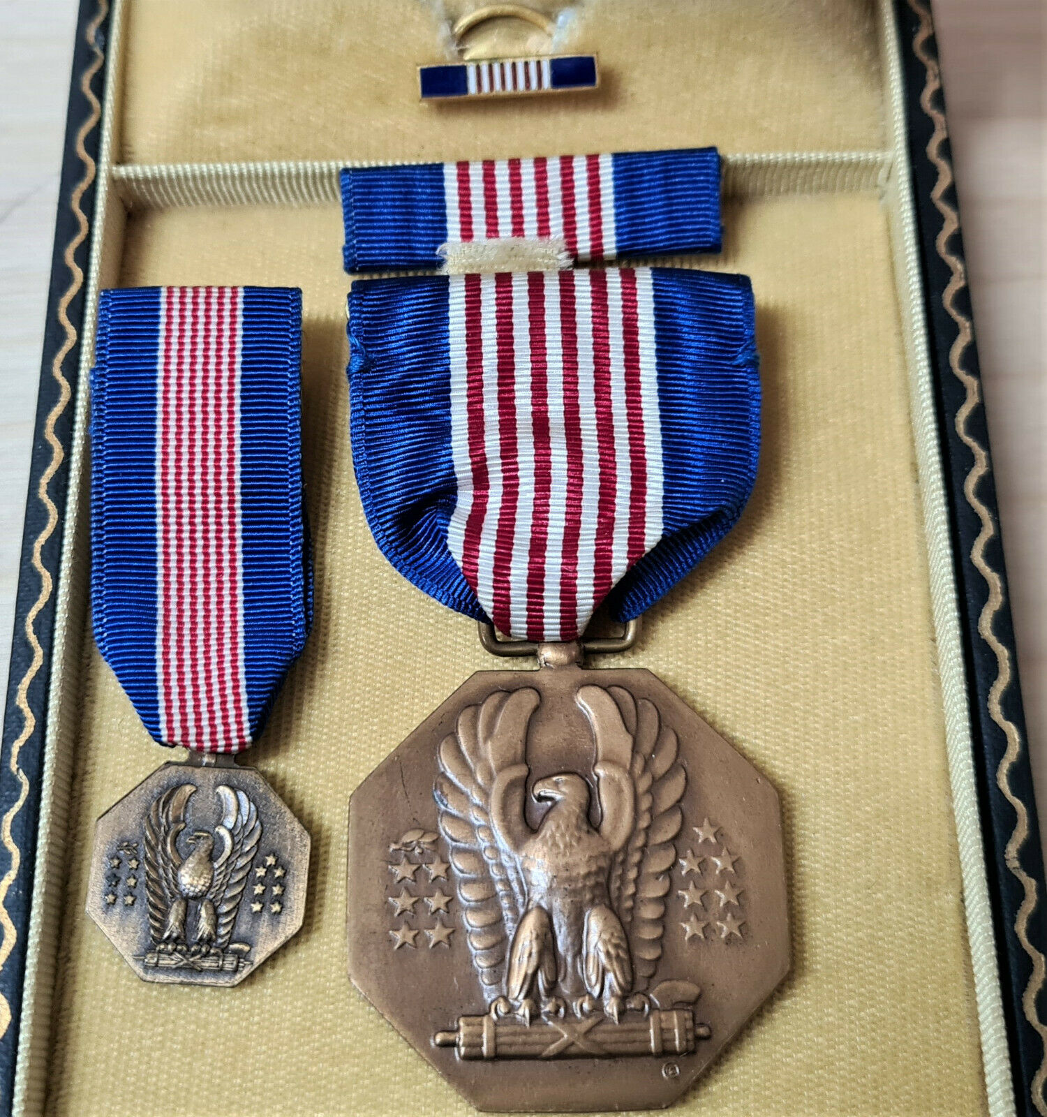 WW2 ERA US ARMY & AIR FORCE USAAF SOLDIER’S MEDAL CASED SET WITH ...