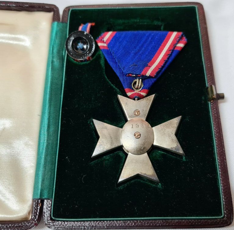 BRITISH PRE WW1 C.1902 ROYAL VICTORIAN ORDER 5TH CLASS MEDAL #195 CASED FOREIGN AWARD - Image 5