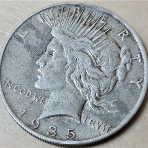 SCARCE VINTAGE US PEACE SILVER DOLLAR 1935 COIN