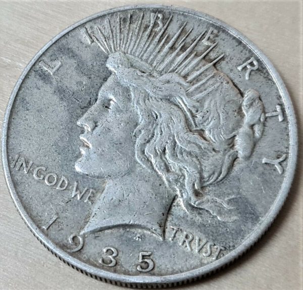 SCARCE VINTAGE US PEACE SILVER DOLLAR 1935 COIN