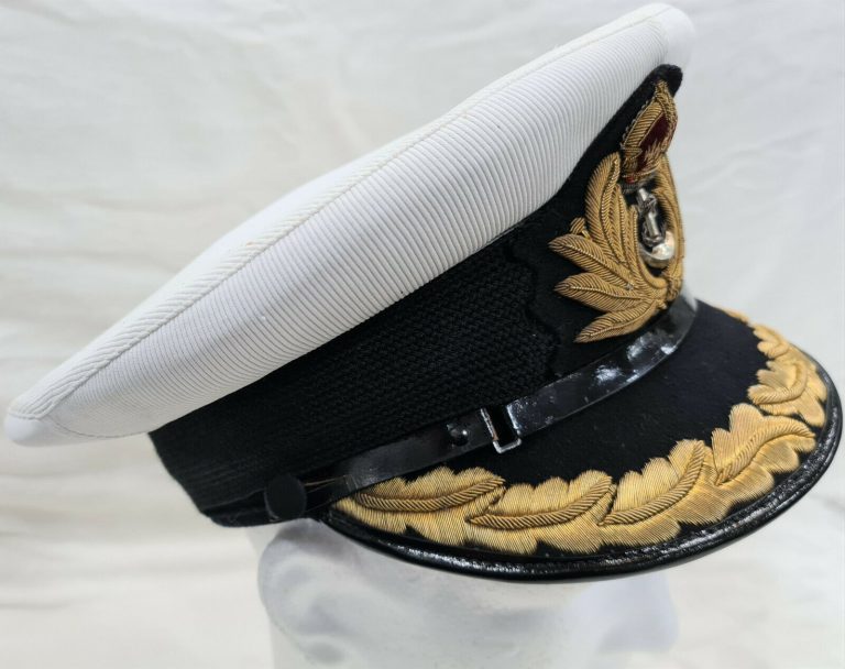 NAMED POST WW2 ROYAL NAVY COMMANDER SUMMER TOP UNIFORM PEAKED CAP LESLIE REEVE - Image 3