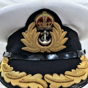 NAMED POST WW2 ROYAL NAVY COMMANDER SUMMER TOP UNIFORM PEAKED CAP LESLIE REEVE