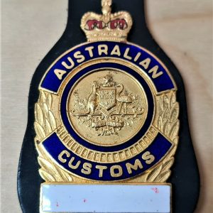 OBSOLETE AUSTRALIAN CUSTOMS PREVENTATIVE OFFICER UNIFORM POCKET ID BADGE 1980'S