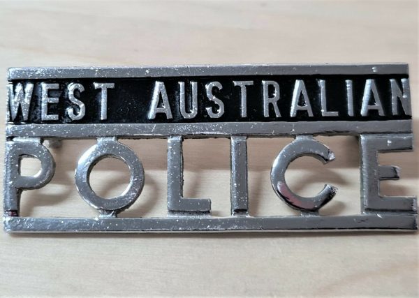 POST WW2 ERA OBSOLETE WEST AUSTRALIAN POLICE FORCE UNIFORM BADGE