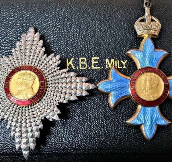 VINTAGE & RARE KBE ORDER OF THE BRITISH EMPIRE CASED MEDAL & BADGE SET 1963 Air Marshal Sir E.M.F. Grundy, Royal Air Force