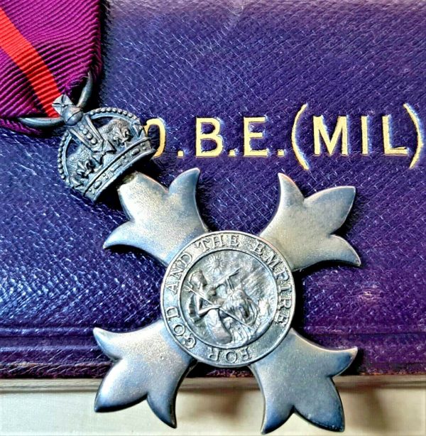 VINTAGE WW1 BRITISH ORDER THE BRITISH EMPIRE MILITARY 1919 MEDAL CASED