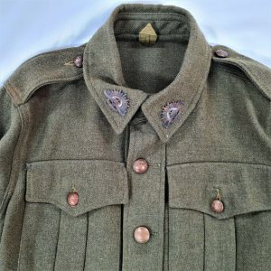 VINTAGE WW2 AUSTRALIAN ARMY UNIFORM JACKET WITH BADGES 1942 ANZAC AIF